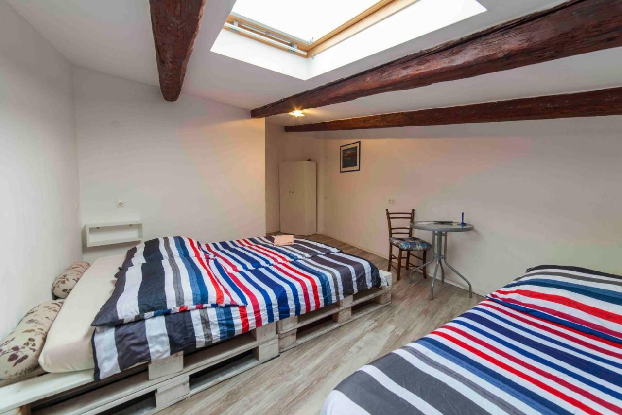 Hostel Mare Σίμπενικ Εξωτερικό φωτογραφία