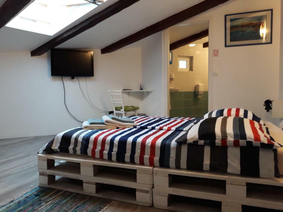 Hostel Mare Σίμπενικ Εξωτερικό φωτογραφία